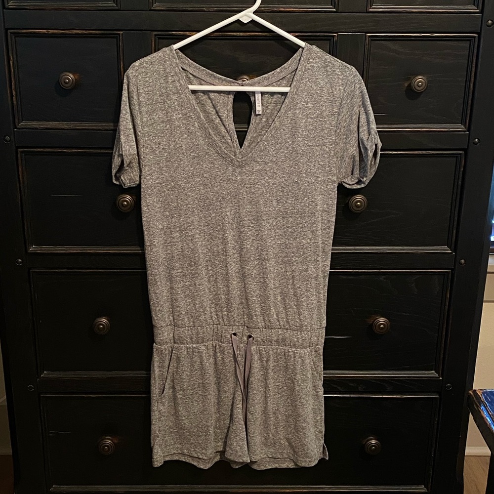NWOT ZSupply V-Neck Romper Jumper